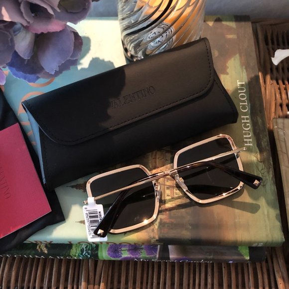 ✨ NEW Valentino Embellished Crystal Square Sunglasses in Black & Gold - Picture 7 of 9